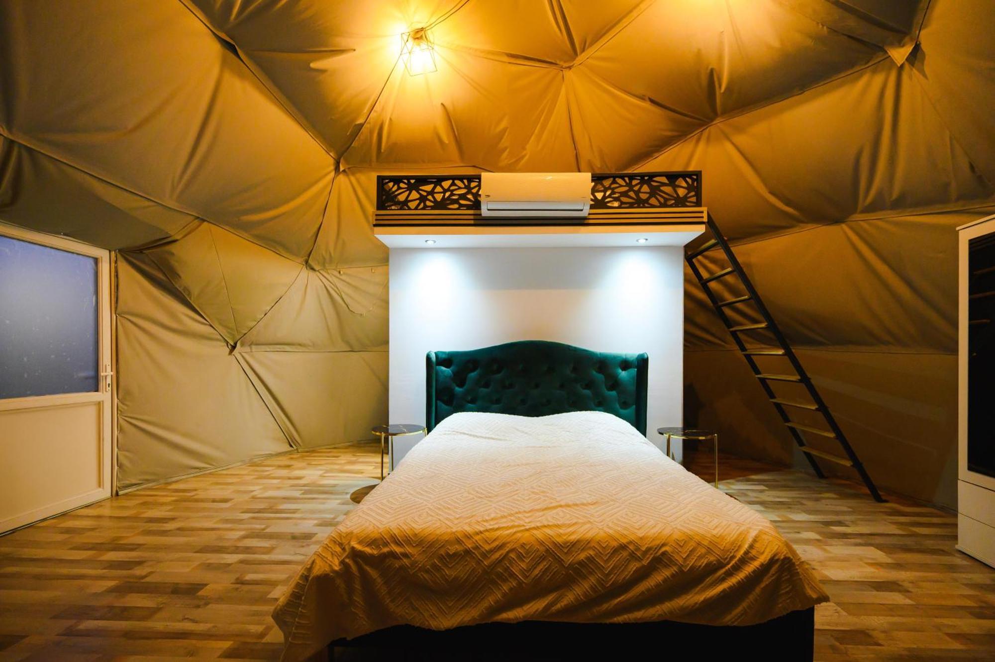 Hotel Sun Garden Glamping Domes Călimăneşti Esterno foto