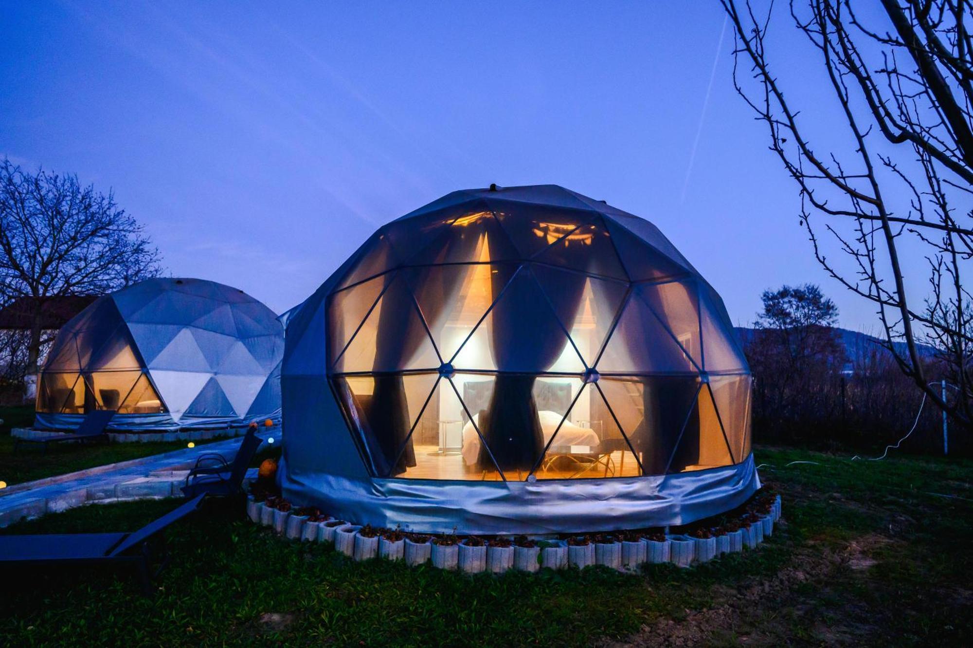 Hotel Sun Garden Glamping Domes Călimăneşti Esterno foto