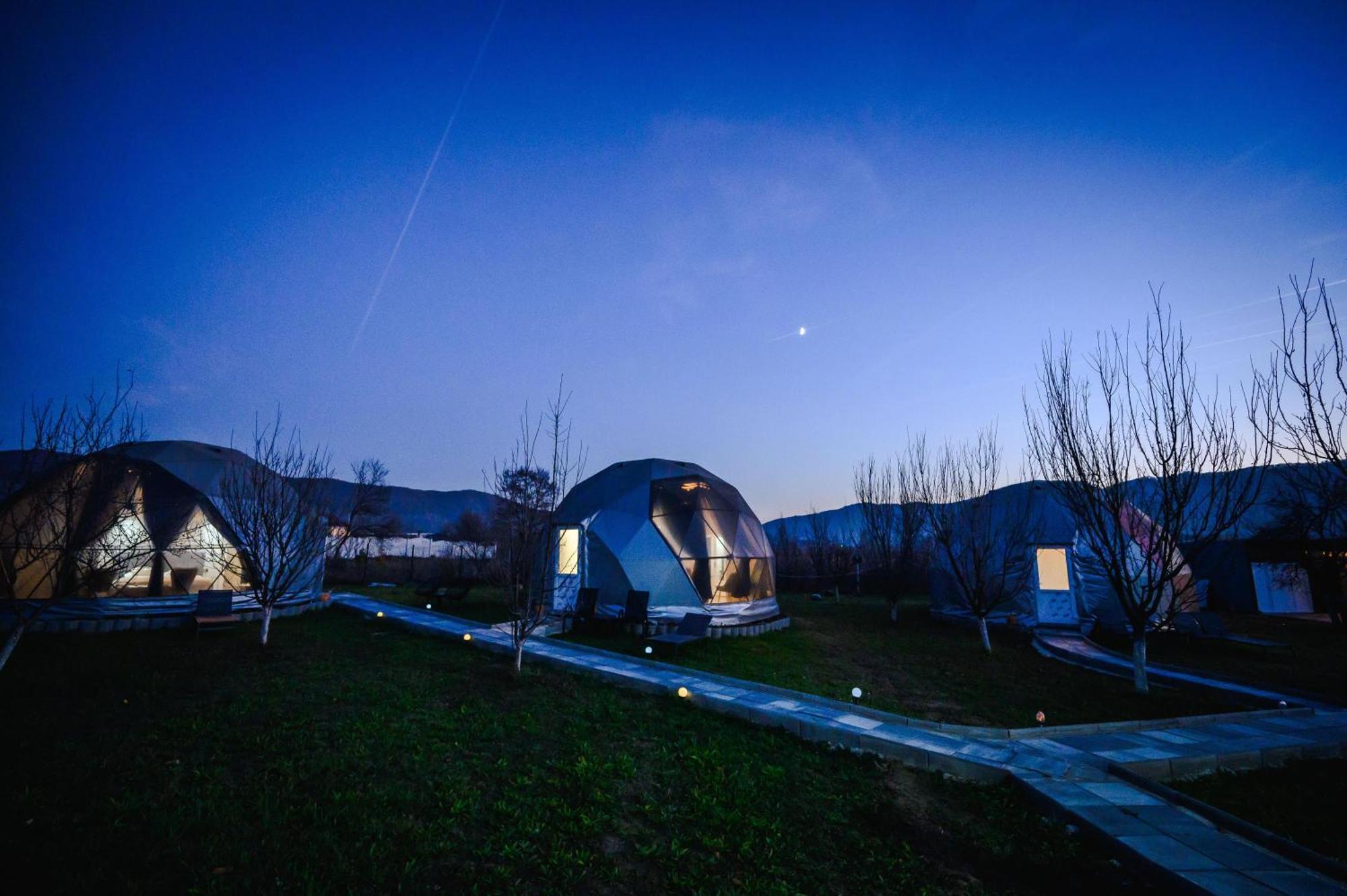 Hotel Sun Garden Glamping Domes Călimăneşti Esterno foto